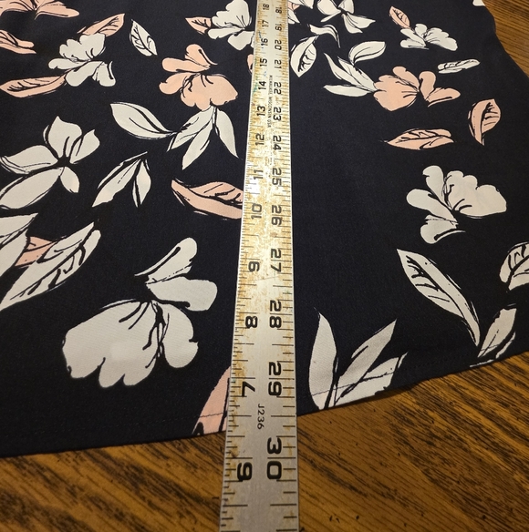 Lane Bryant Plus Size 26 Short Sleeve Dark Navy With Pink Floral - Picture 8 of 8